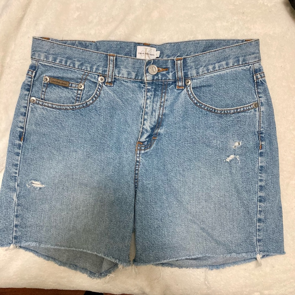 Calvin Klein Raw Edge Cut Mom Shorts, Size 8 (fits like a small however)
